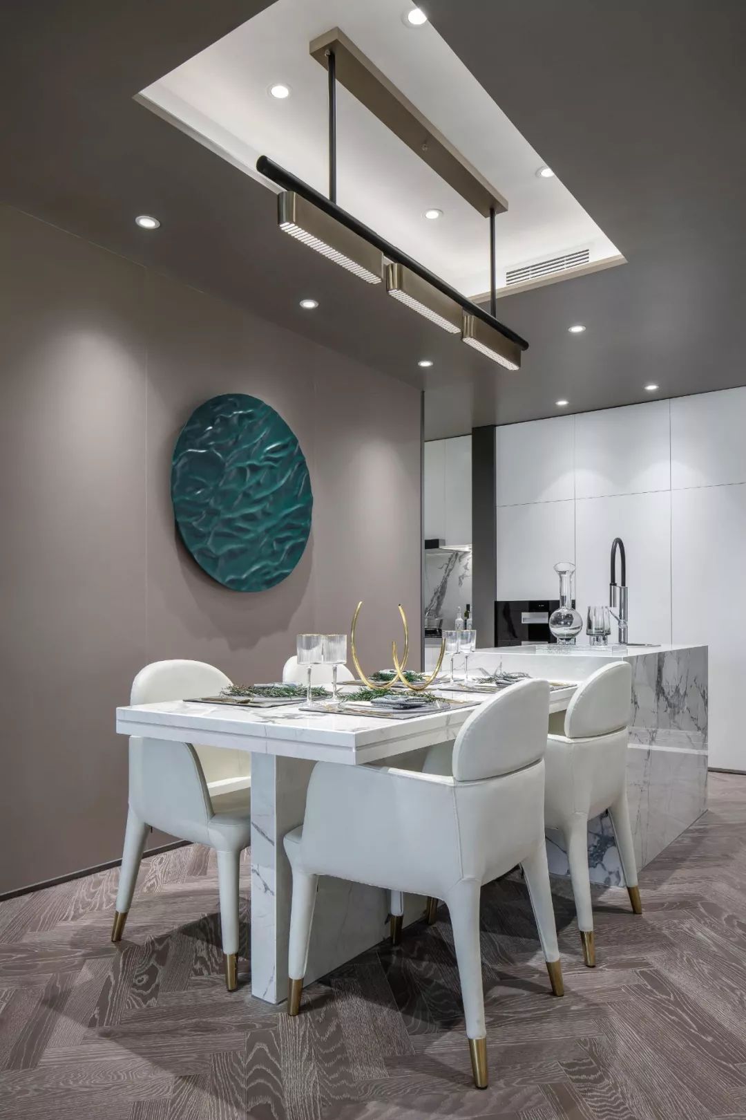 现代轻奢风格室内设计家装案例-餐厅 现代轻奢风格室内设计家装案例-餐厅